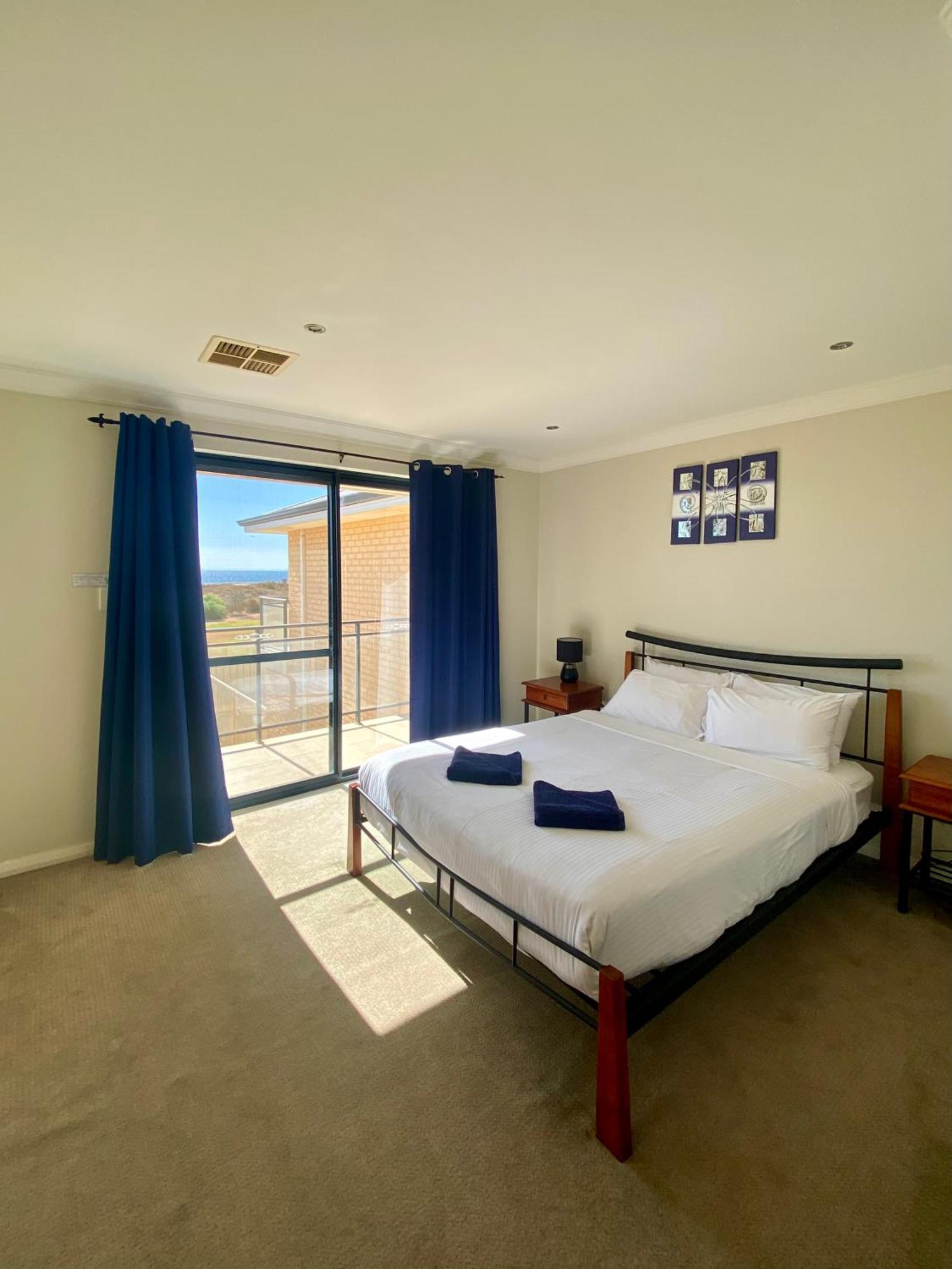 Port Denison Beach Resort Bagian luar foto