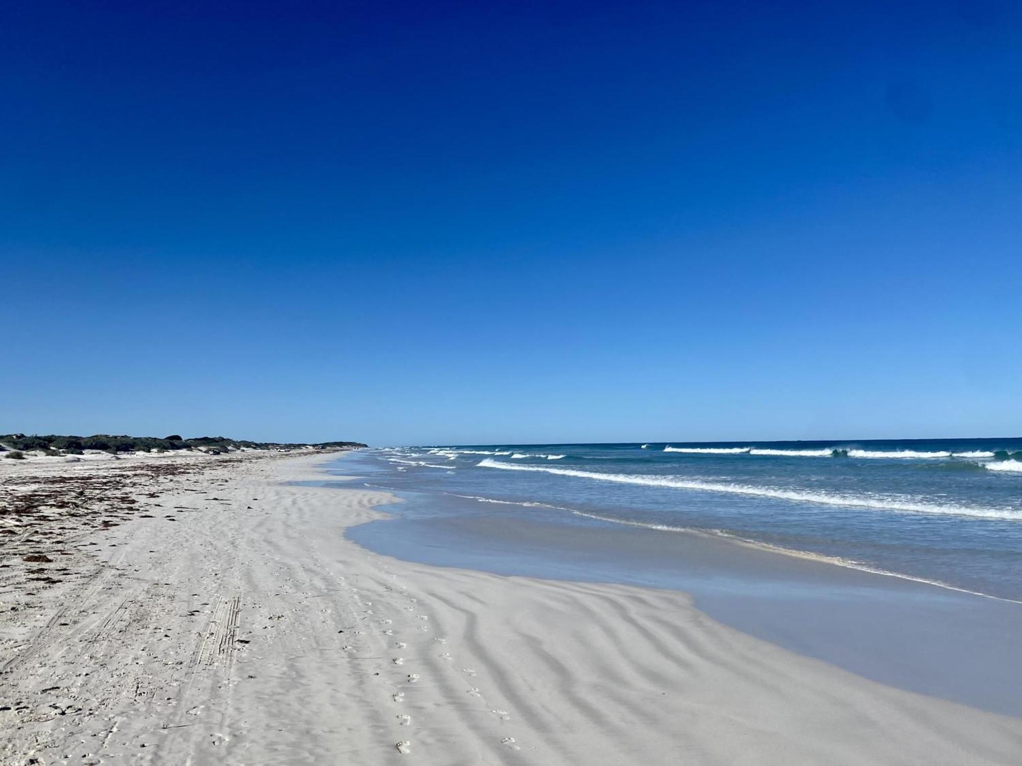 Port Denison Beach Resort Bagian luar foto